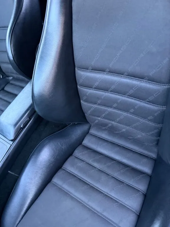 Porsche 944