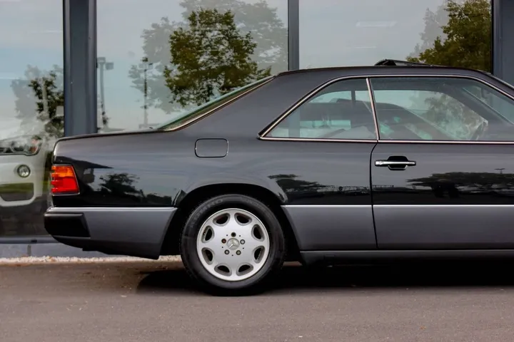 Mercedes-Benz CE 300
