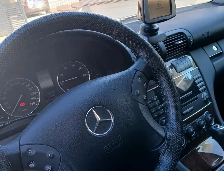 Mercedes-Benz C 180