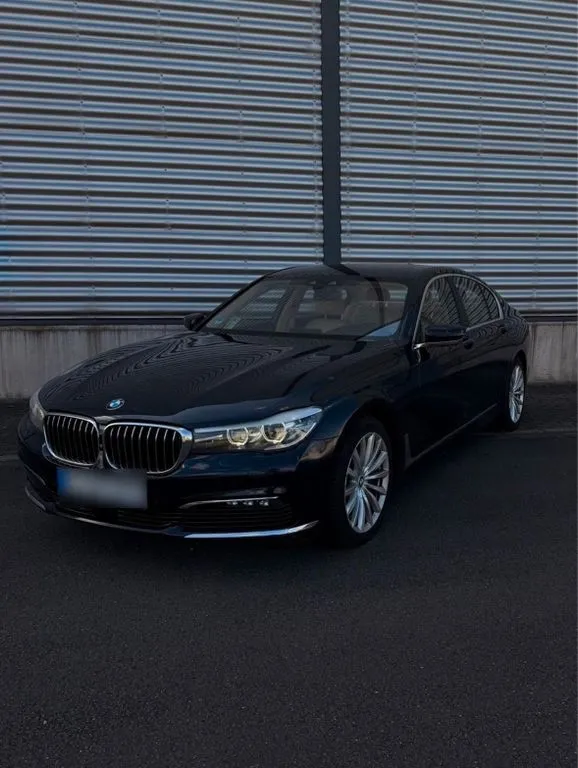 BMW 730