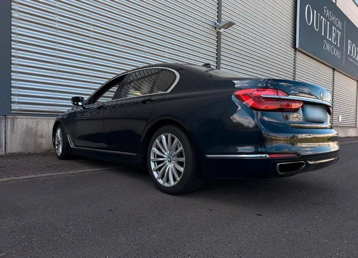 BMW 730