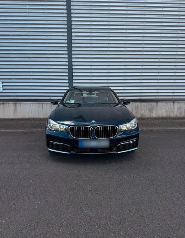 BMW 730