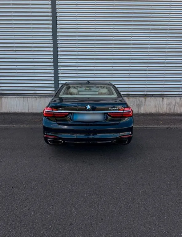 BMW 730
