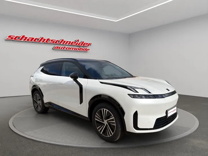 Lynk&Co 08