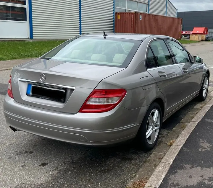 Mercedes-Benz C 180