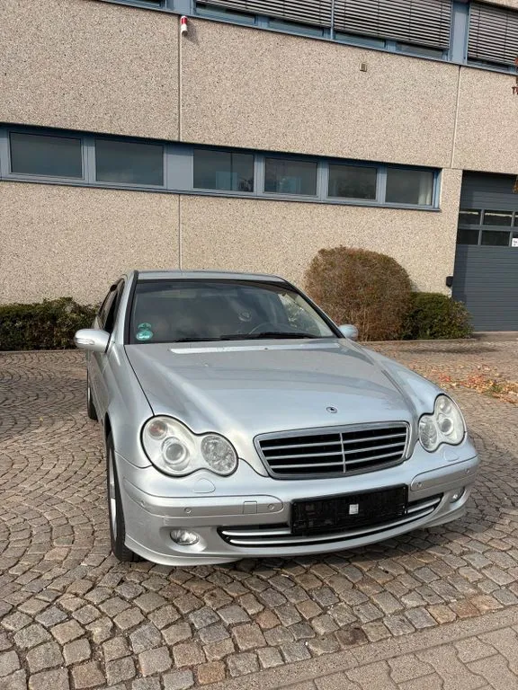 Mercedes-Benz C 220