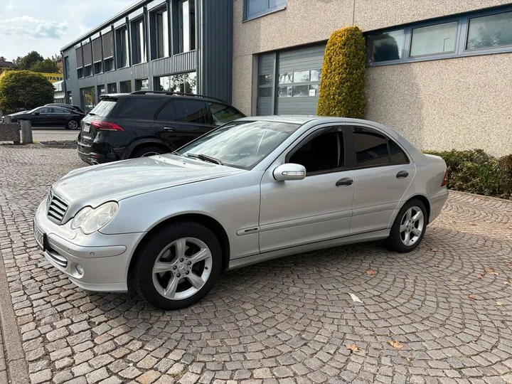 Mercedes-Benz C 220