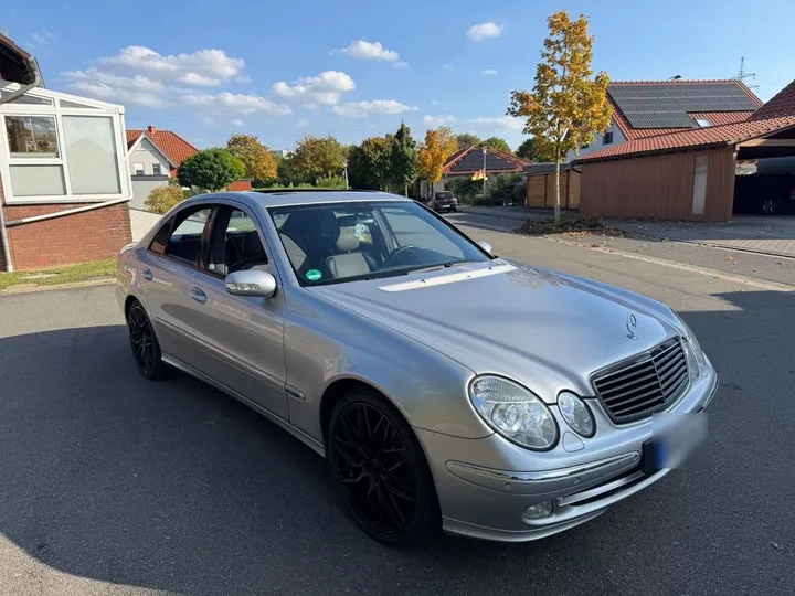 Mercedes-Benz E 240