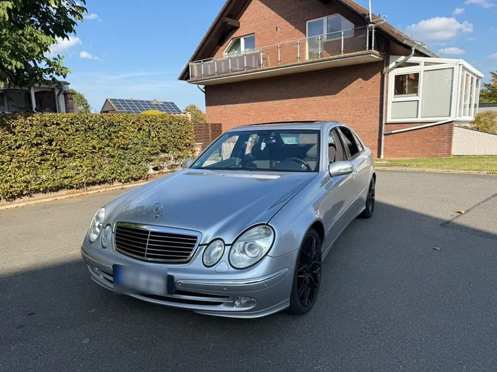 Mercedes-Benz E 240