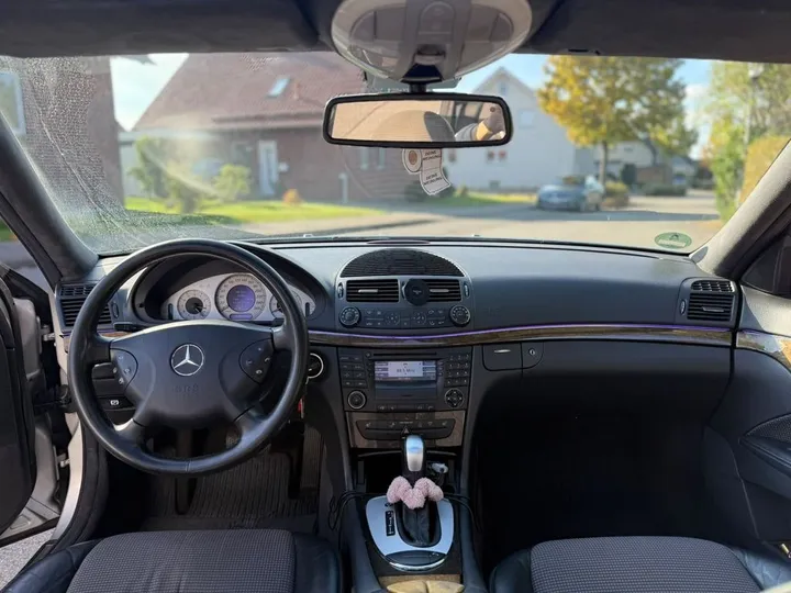 Mercedes-Benz E 240
