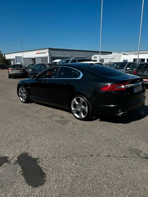 Jaguar XF