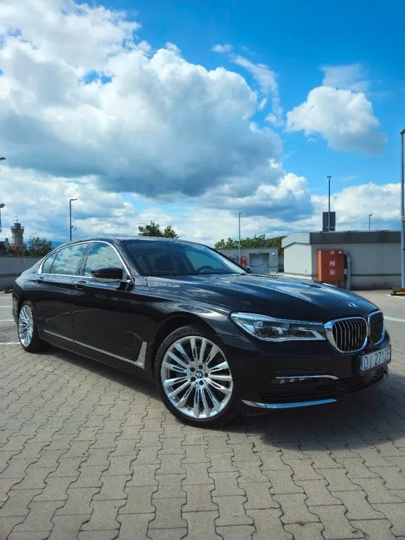 BMW 750