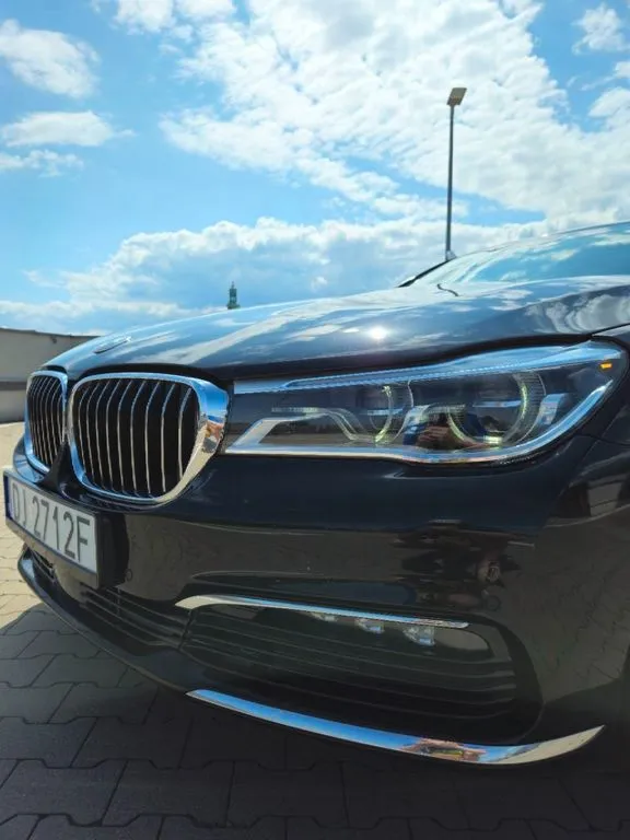BMW 750