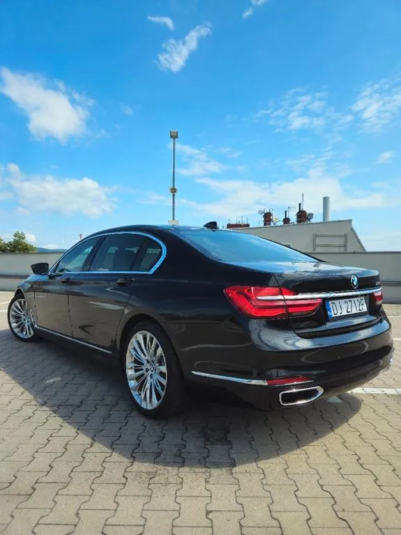 BMW 750