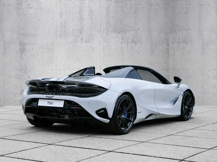 McLaren 750S