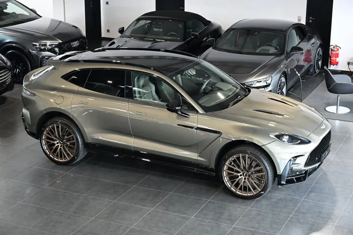 Aston Martin DBX