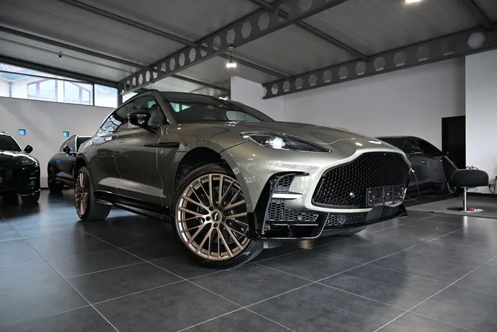 Aston Martin DBX