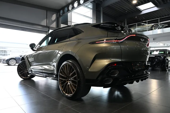 Aston Martin DBX