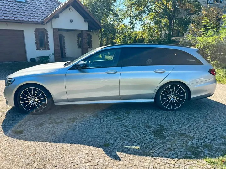 Mercedes-Benz E 220