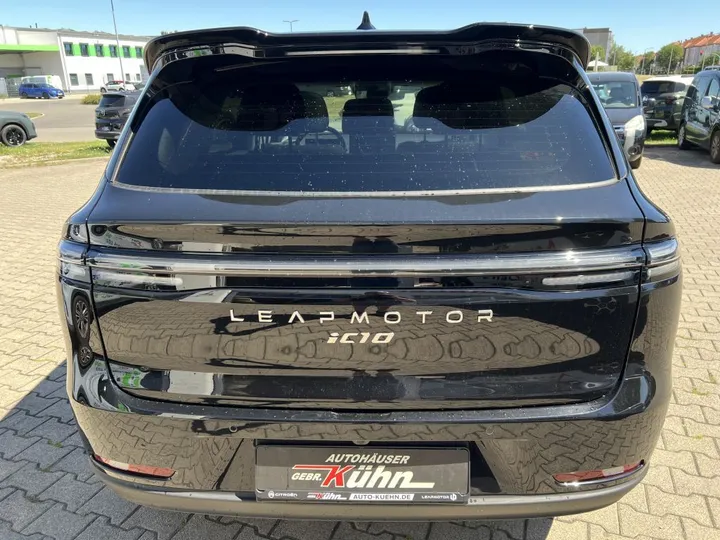 Leapmotor C10