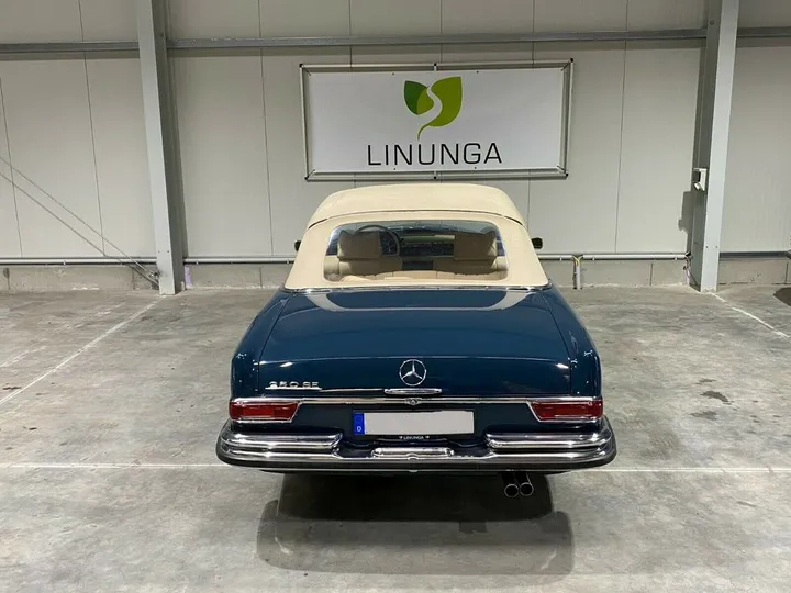 Mercedes-Benz 250
