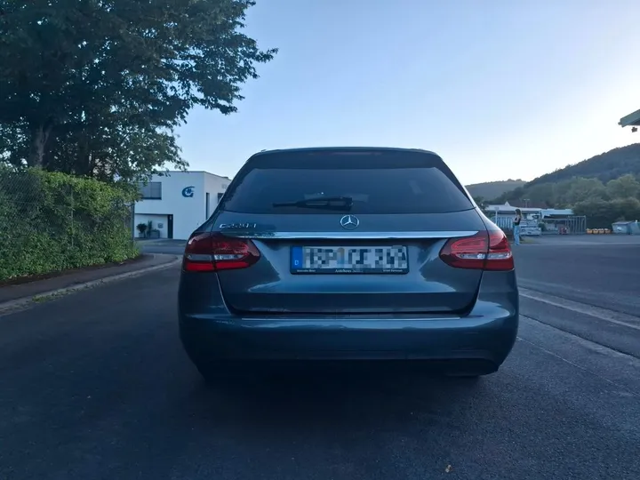 Mercedes-Benz C 220