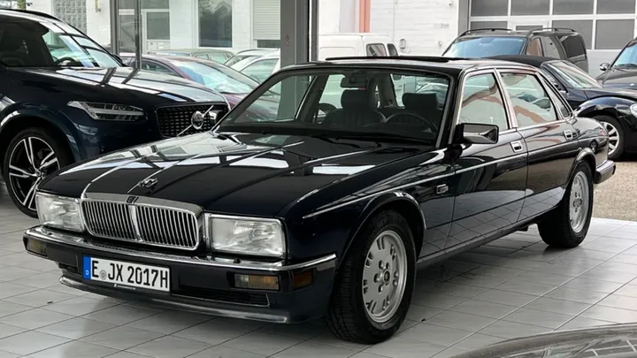 Jaguar XJ
