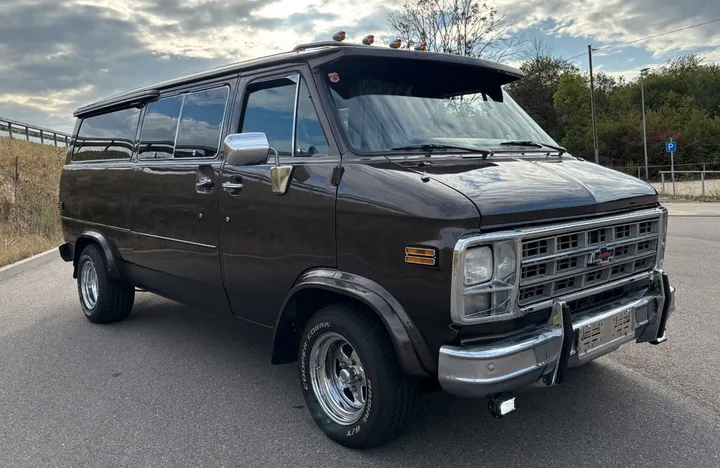 Chevrolet Chevy Van