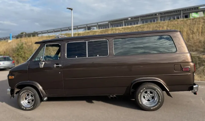 Chevrolet Chevy Van