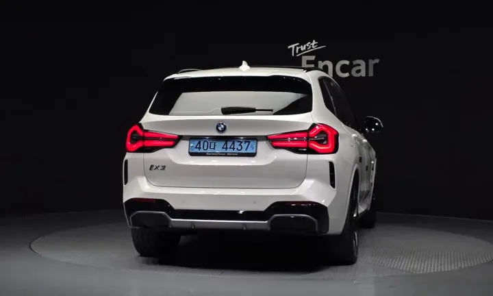 BMW iX3