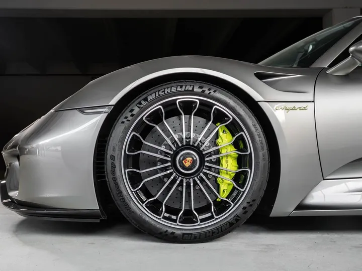 Porsche 918