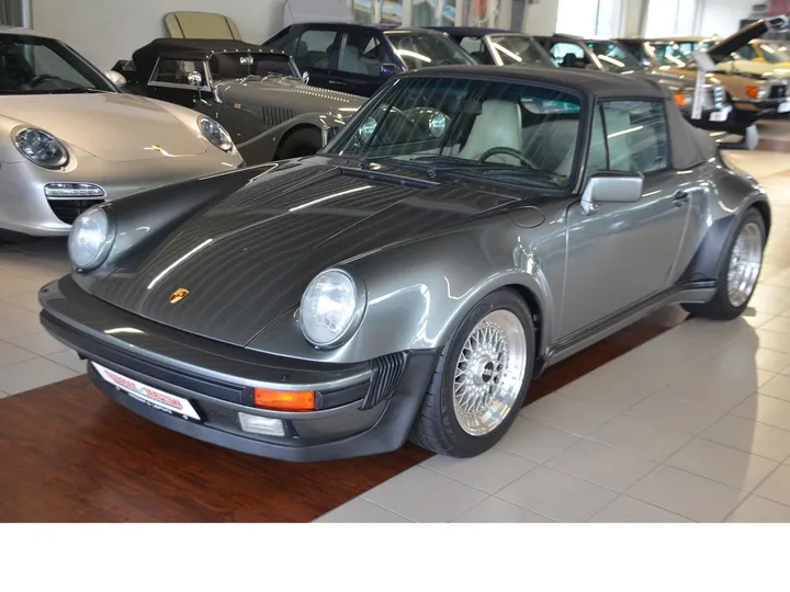 Porsche 930