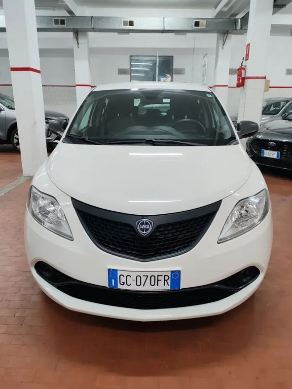 Lancia Ypsilon