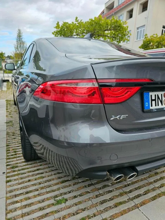 Jaguar XF