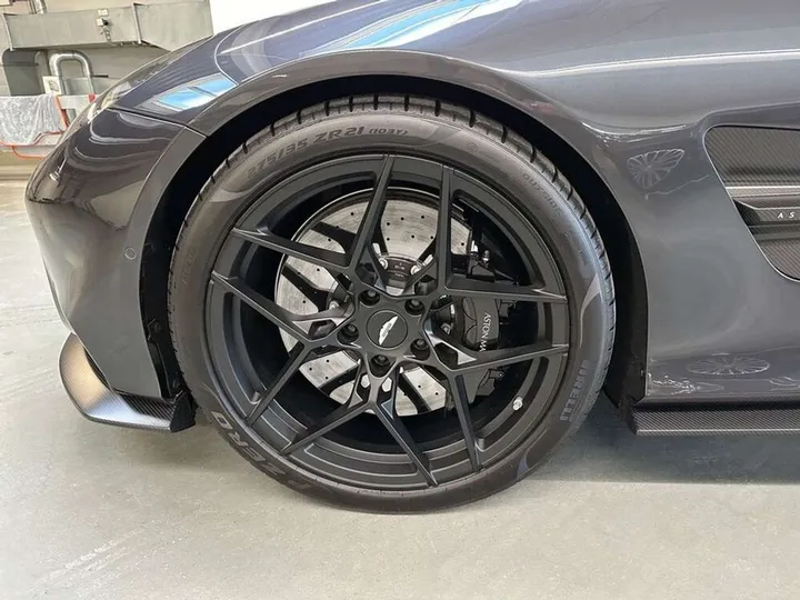 Aston Martin Vanquish