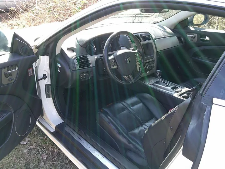 Jaguar XK8