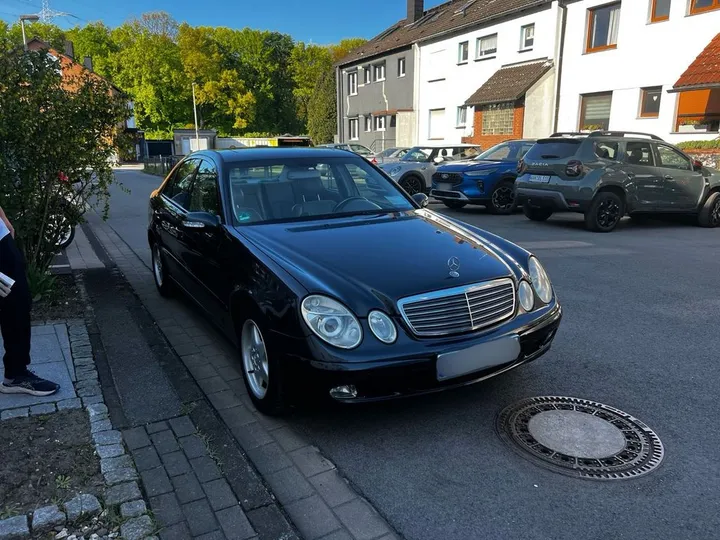 Mercedes-Benz E 200