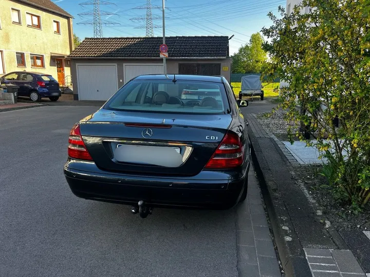 Mercedes-Benz E 200