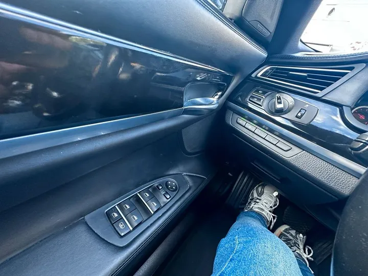 BMW 730