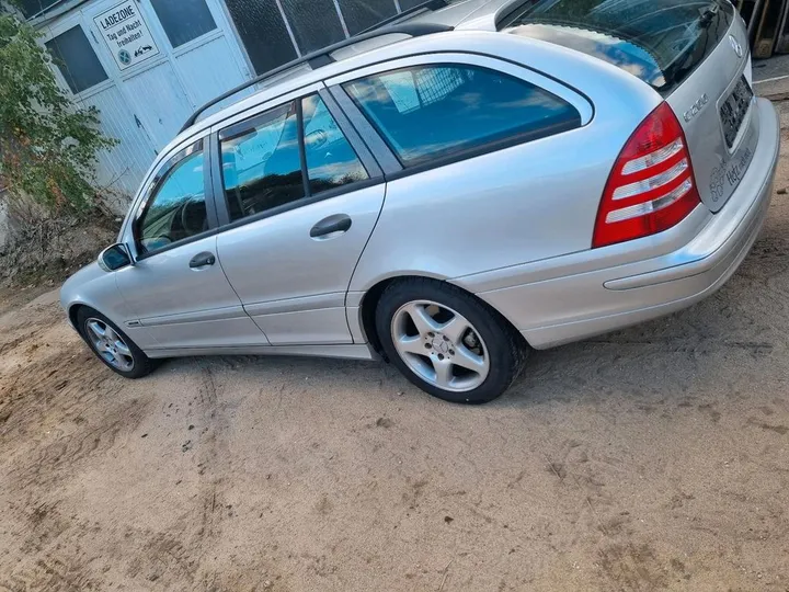 Mercedes-Benz C 200
