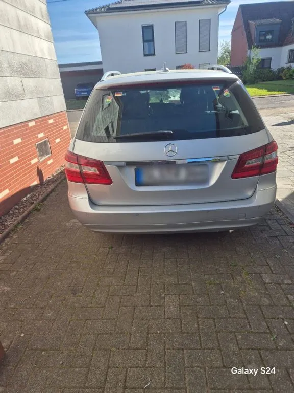 Mercedes-Benz E 220