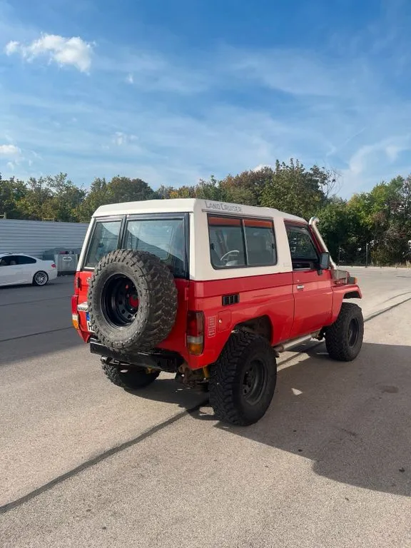 Toyota Land Cruiser
