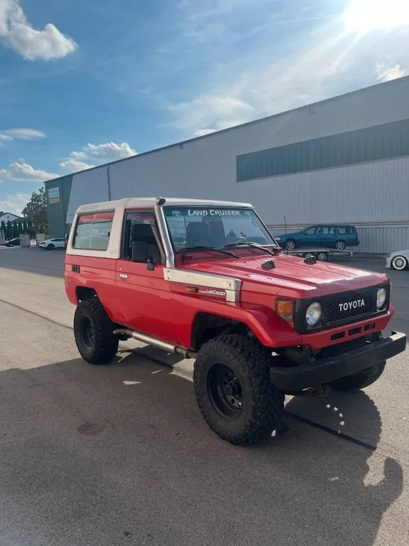 Toyota Land Cruiser