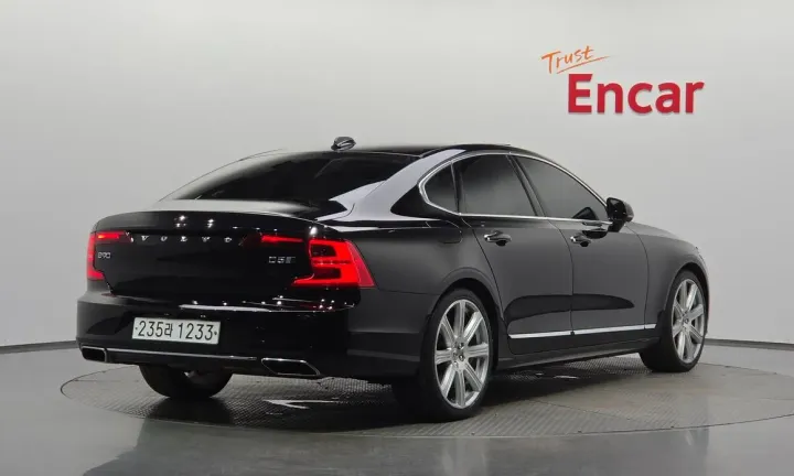Volvo S90
