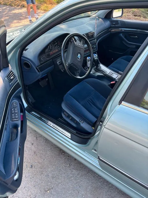 BMW 528