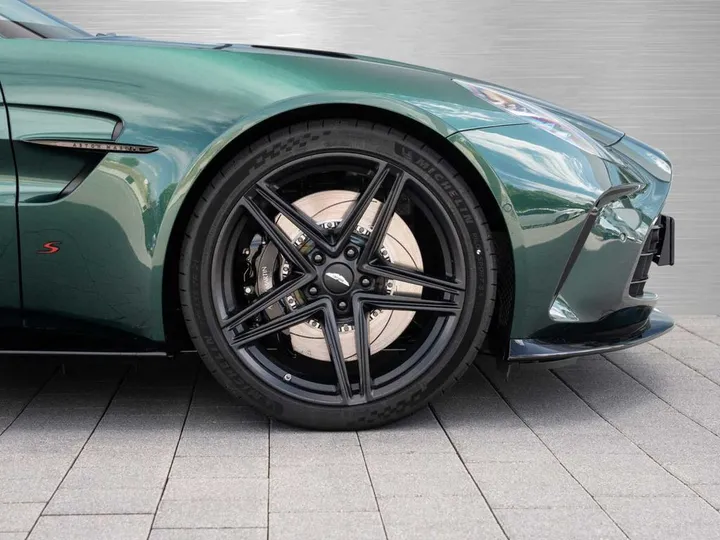 Aston Martin V8 Vantage