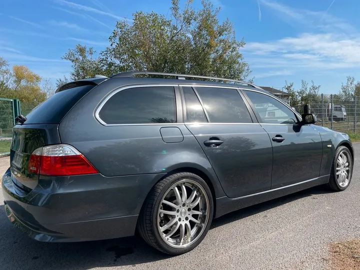 BMW 525