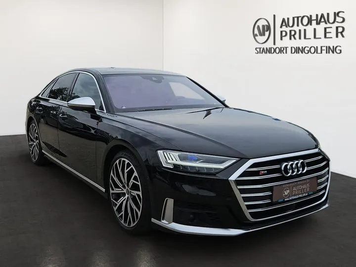 Audi S8