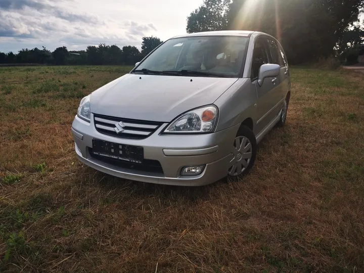 Suzuki Liana