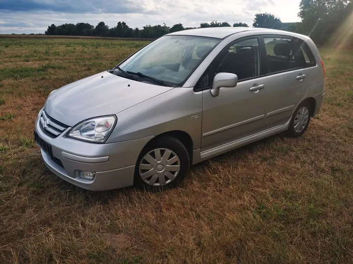 Suzuki Liana